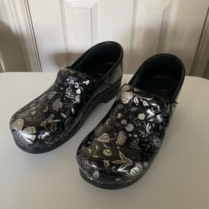 excellent condition dansko size 40 clog